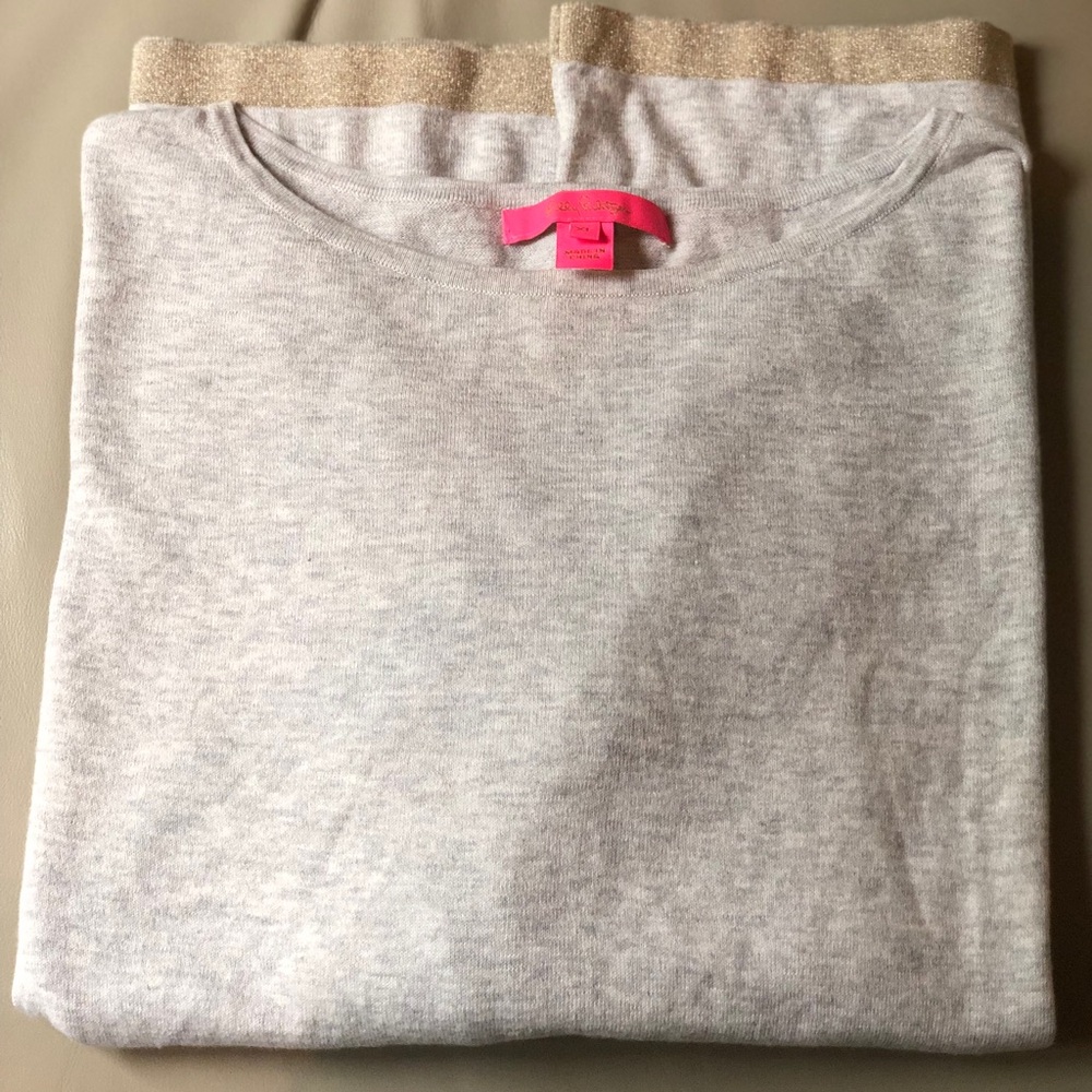 Lily Pulitzer lightweight sweater. Like new condition. Gray, XL